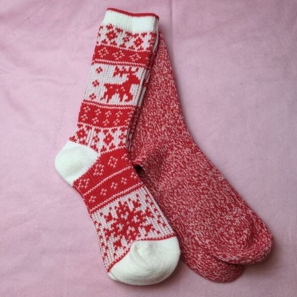 2 Pairs Red and White Christmas Reindeer Snowflake Knitted Socks - Picture 1 of 5